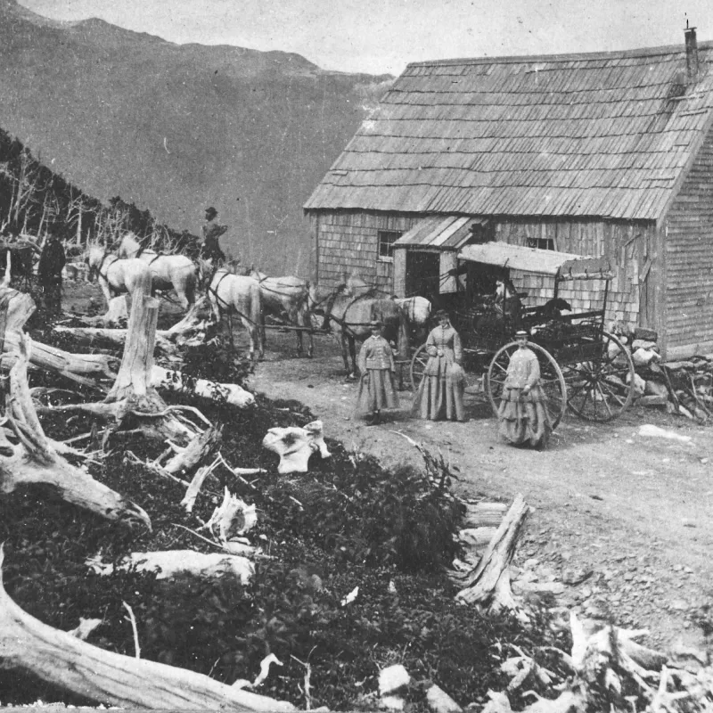 an old photo of a house